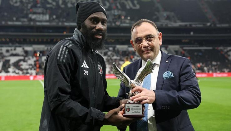 Beşiktaş'ta Arthur Masuaku'ya 100. maç töreni