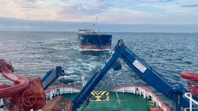İstanbul Boğazı’nda arızalanan tanker kurtarıldı