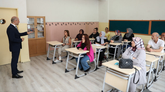 MEB’den yeni adım: Velilere ‘Maarif Modeli Ebeveyn Okulu’ kursu
