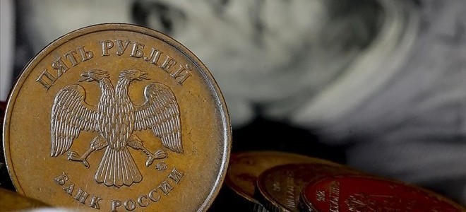 Rusya’da ilk 10 ayda bütçe 220 milyar ruble açık verdi