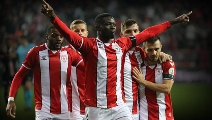 (ÖZET) Samsunspor 3 puanı 2 golle aldı! Samsunspor – Gaziantep FK maçı sonucu: 2-1