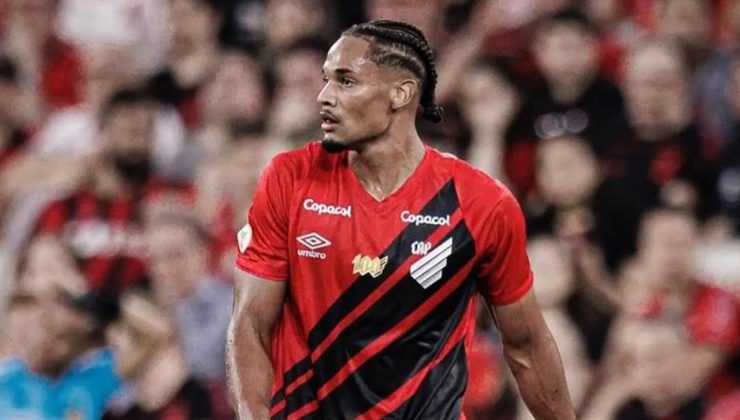Göztepe'nin golcüsü geldi! Fenerbahçe maçında oynayacak