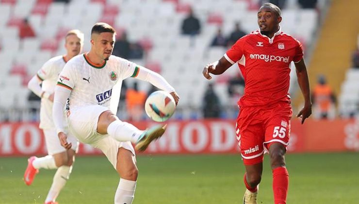 Sivasspor kaçtı, Alanyaspor yakaladı! Kritik maçta kazanan yok (Sivasspor 1-1 Alanyaspor)