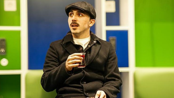 Abdülkadir Ömür'den kasketli fotoğraf!