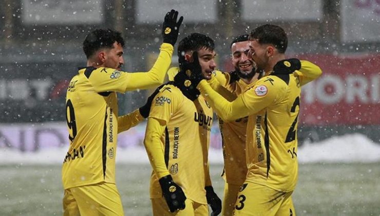 İstanbulspor, Fatih Karagümrük'ü 2 golle mağlup etti
