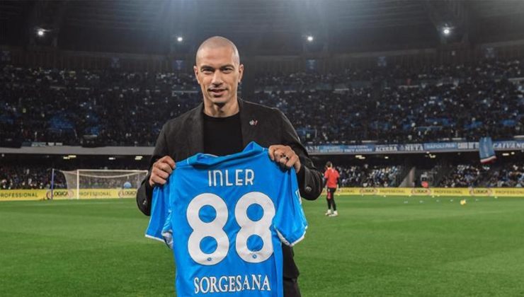 Napoli taraftarlarından Gökhan İnler'e büyük onur
