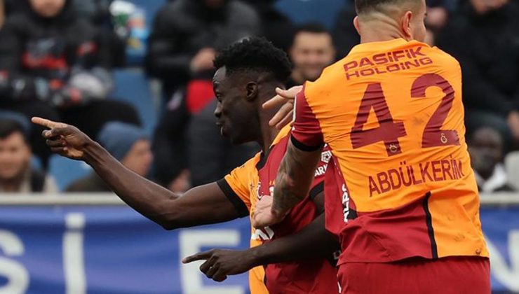 Galatasaray'da Davinson Sanchez ligdeki 3. golünü attı