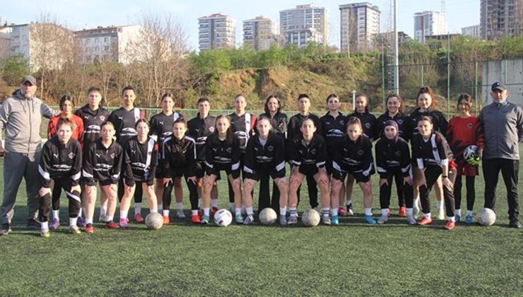 Kadın futbolcular hiç gol yemeden 2. Lig hedefine koşuyor