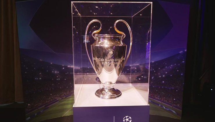 UEFA Şampiyonlar Ligi kupası İstanbul'da sergilendi