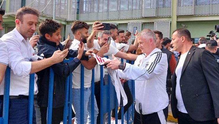 Beşiktaş'a, İzmir'de coşkulu karşılama