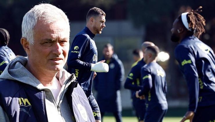Fenerbahçe Trabzonspor karşısında! Mourinho iki yıldızı kulübeye çekti