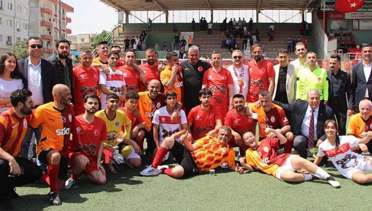 Galatasaray efsanelerinden dostluk maçı