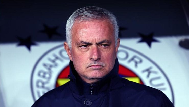 Kadıköy'de büyük sürpriz: Mourinho, Trabzonspor soyunma odasına gitti