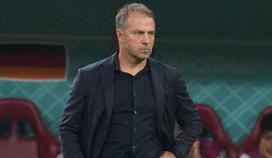 Barcelona resmen açıkladı! Hansi Flick’in sözleşmesi uzatıldı