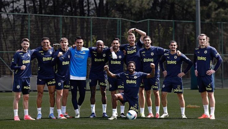 Fenerbahçe’de iç transfer: Yıldız futbolcunun sözleşmesi uzatıldı