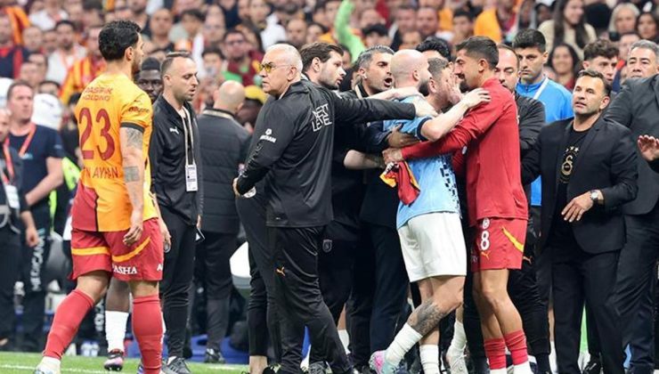 Galatasaray-Başakşehir maçının devre arasında Osimhen çıldırdı: Ousseynou Ba’yı soyunma odasına çağırdı! Ortalık karıştı