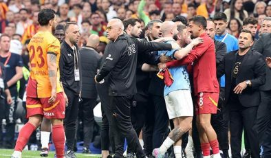 Galatasaray-Başakşehir maçının devre arasında Osimhen çıldırdı: Ousseynou Ba’yı soyunma odasına çağırdı! Ortalık karıştı