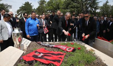 Gençlerbirliği’nden İlhan Cavcav’ın mezarına ziyaret