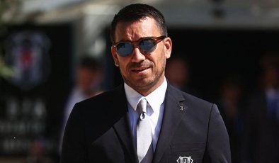 Giovanni van Bronkchorst’tan Leeds United iddialarına ilişkin açıklama! Beşiktaş sonrası gelişme…