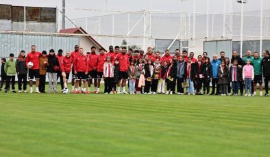 Sivasspor antrenmanına ziyaret