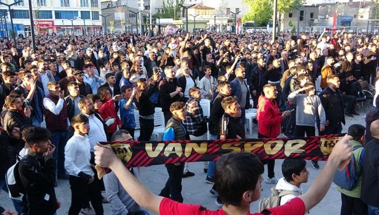 Vanspor taraftarının galibiyet coşkusu