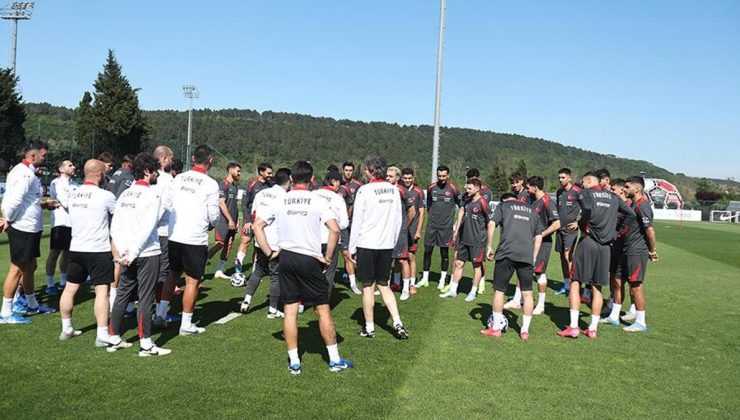 A Milli Takım aday kadrosunda değişiklik! 3 isim kadrodan çıkarıldı