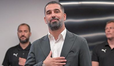 Arda Turan Shakhtar Donetsk’te futbolcularla tanıştı