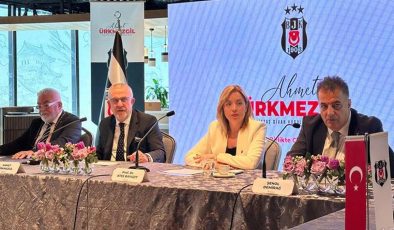 Beşiktaş’ta Divan Kurulu Başkan Adayı Ahmet Ürkmezgil camiaya seslendi