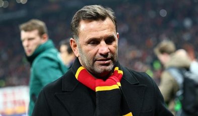 Galatasaray’da Okan Buruk açıklamalarda bulunuyor