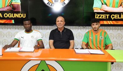 Alanyaspor 2 yeni yıldızı için imza töreni düzenledi