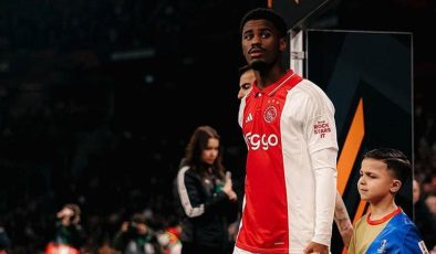 Chelsea, Jorrel Hato transferini noktalıyor!