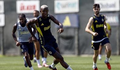 Fenerbahçe antrnemanalara devam etti