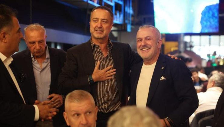 Beşiktaş Divan Kurulu Başkan adayı Ahmet Ürkmezgil, camia ile bir araya geldi